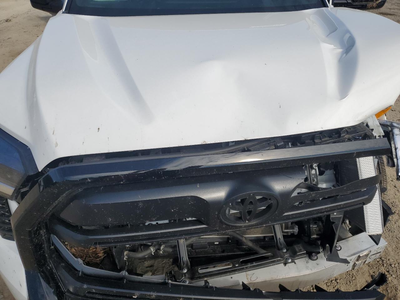 TOYOTA TUNDRA CREWMAX SR