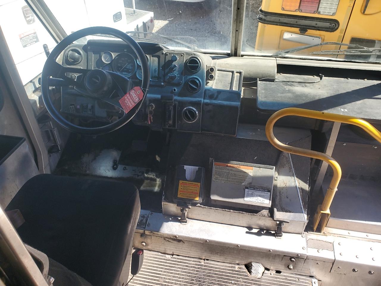 Lot #3290118263 2003 FREIGHTLINER CHASSIS M