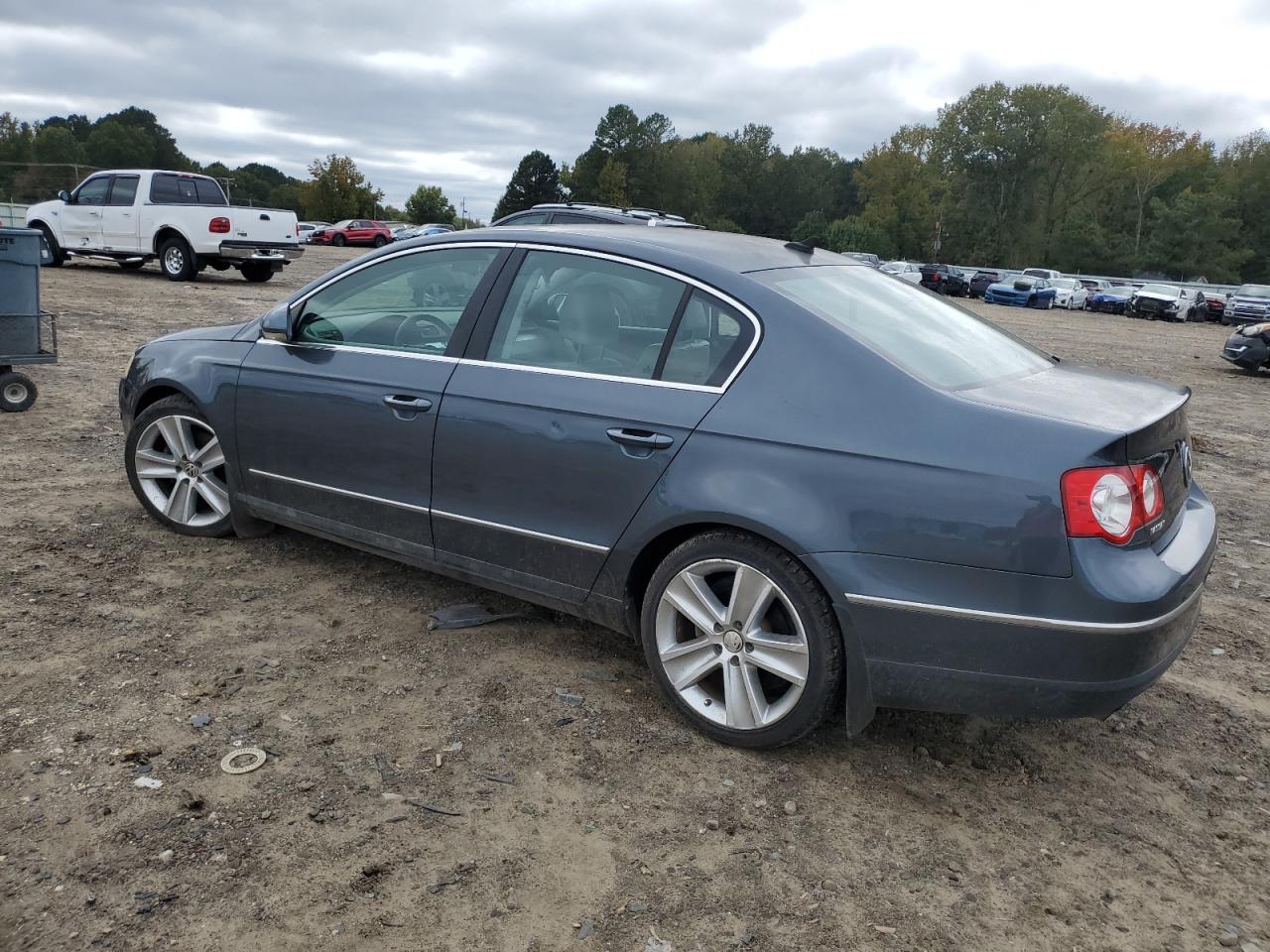 VOLKSWAGEN PASSAT KOMFORT