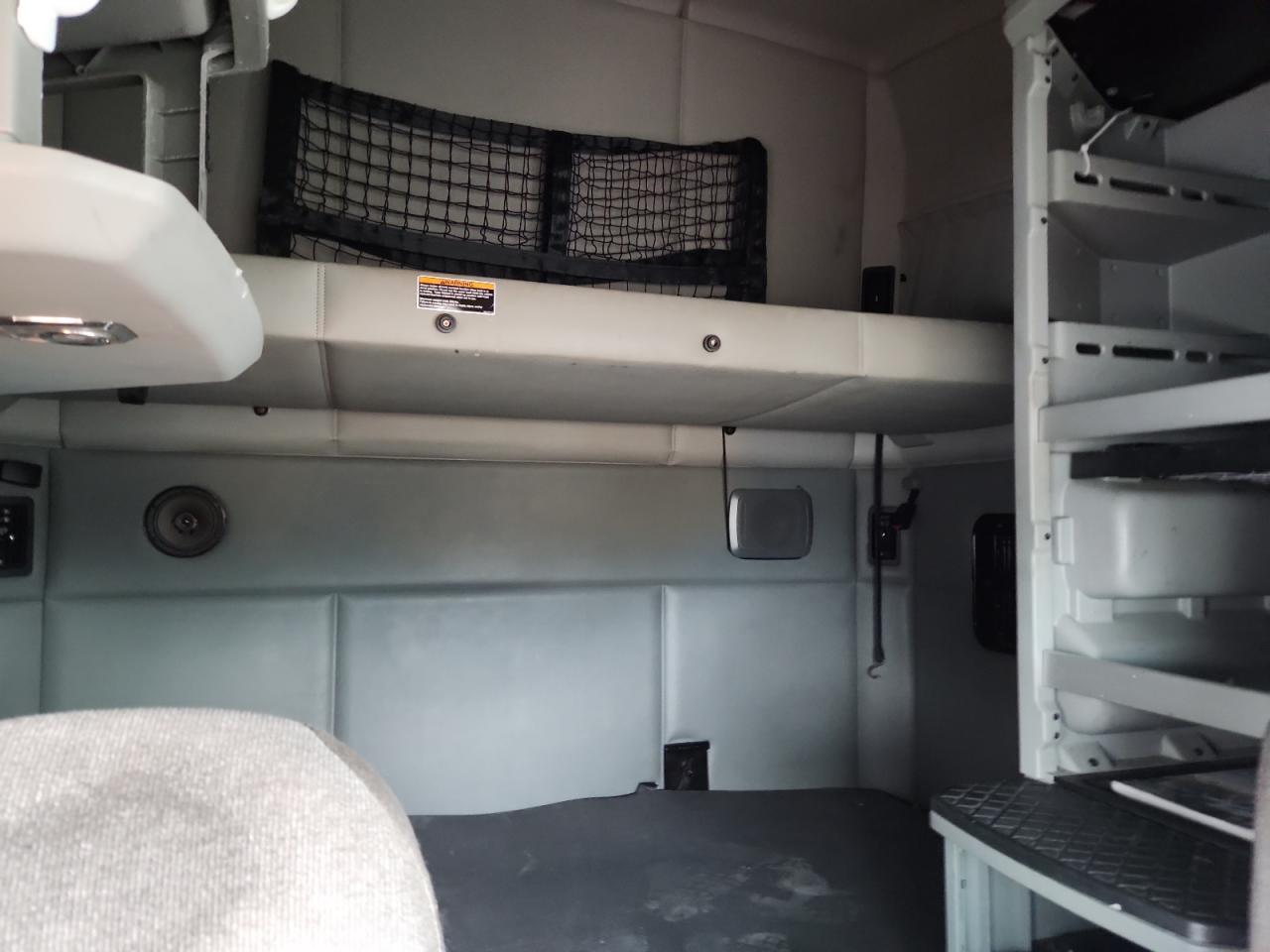 Lot #3297084517 2017 KENWORTH T680