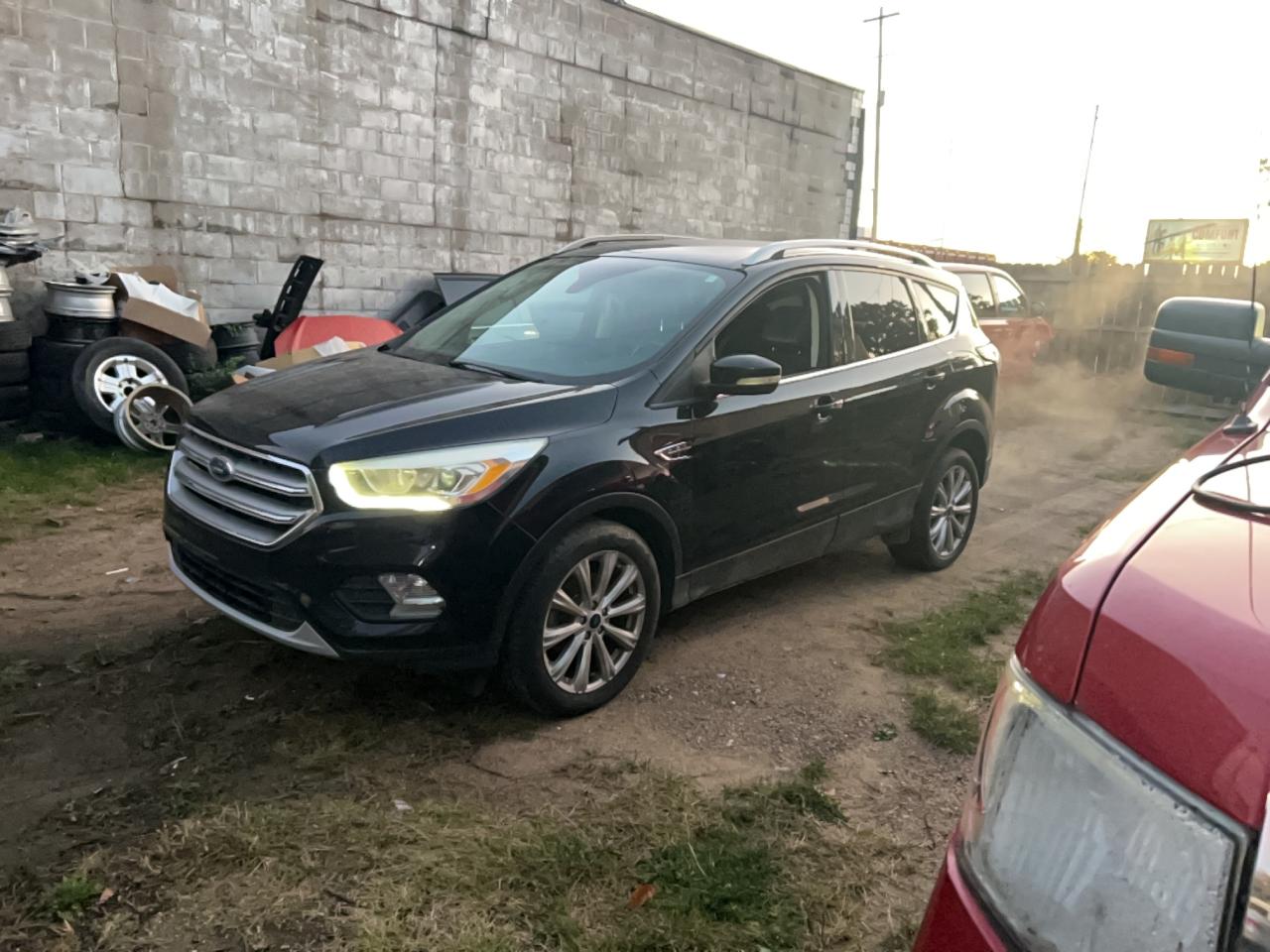 FORD ESCAPE TITANIUM