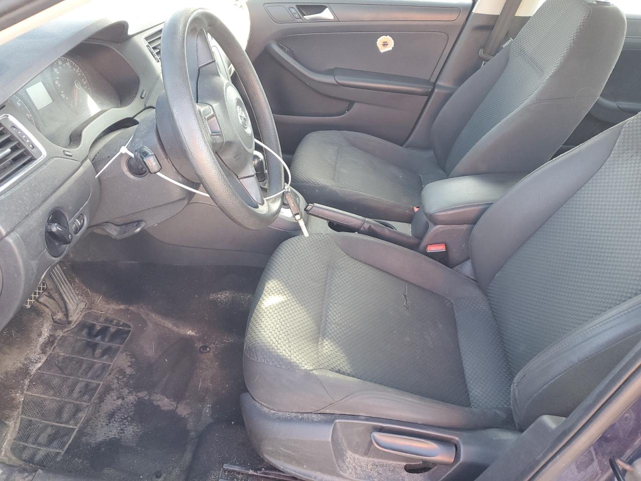 VOLKSWAGEN JETTA BASE