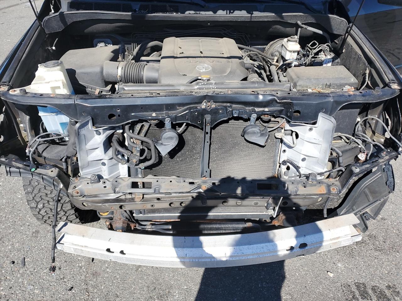 TOYOTA TUNDRA DOUBLE CAB SR5