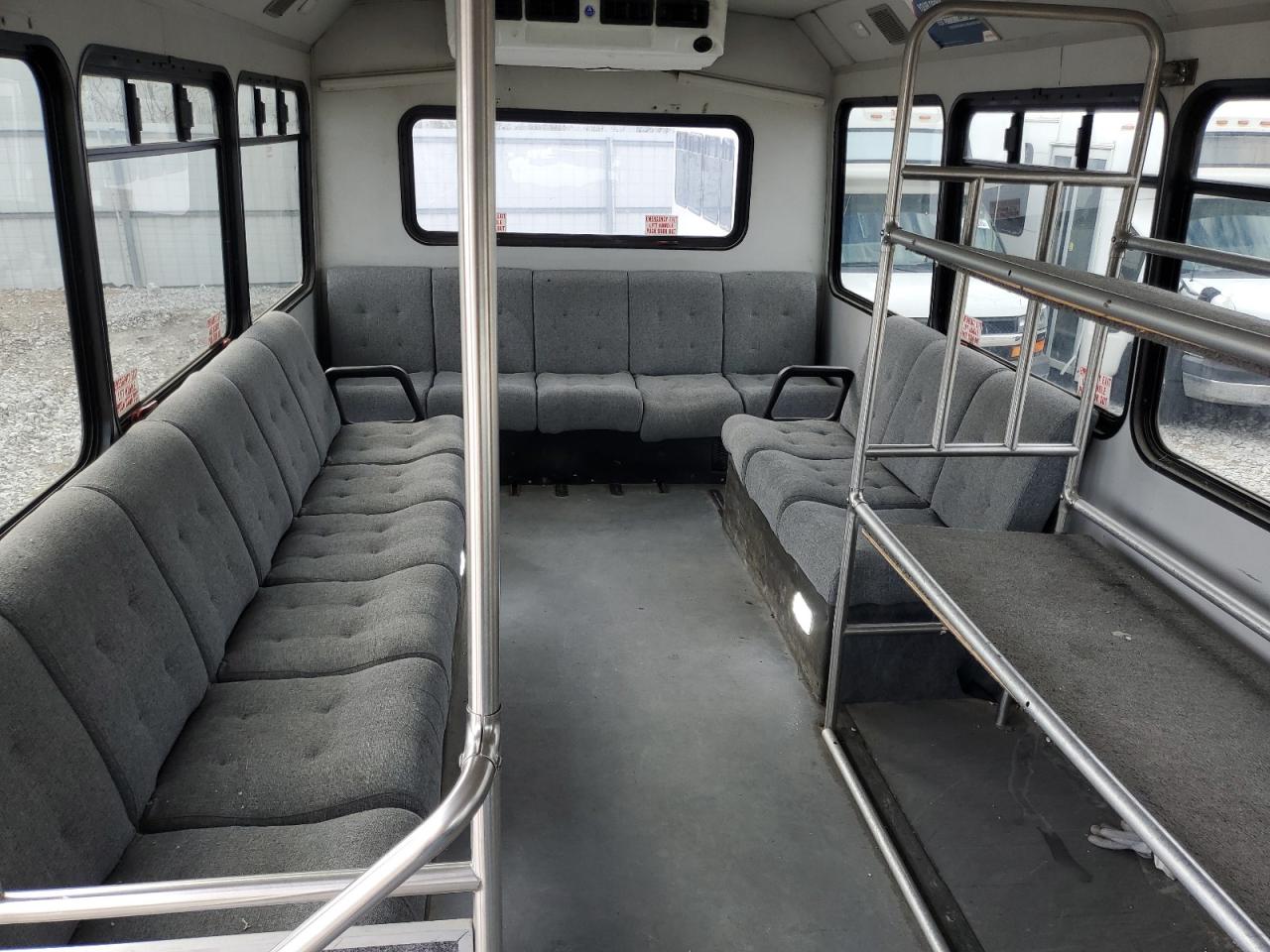 Lot #3283855434 2016 FORD ECONOLINE E450 SUPER DUTY CUTAWAY VAN