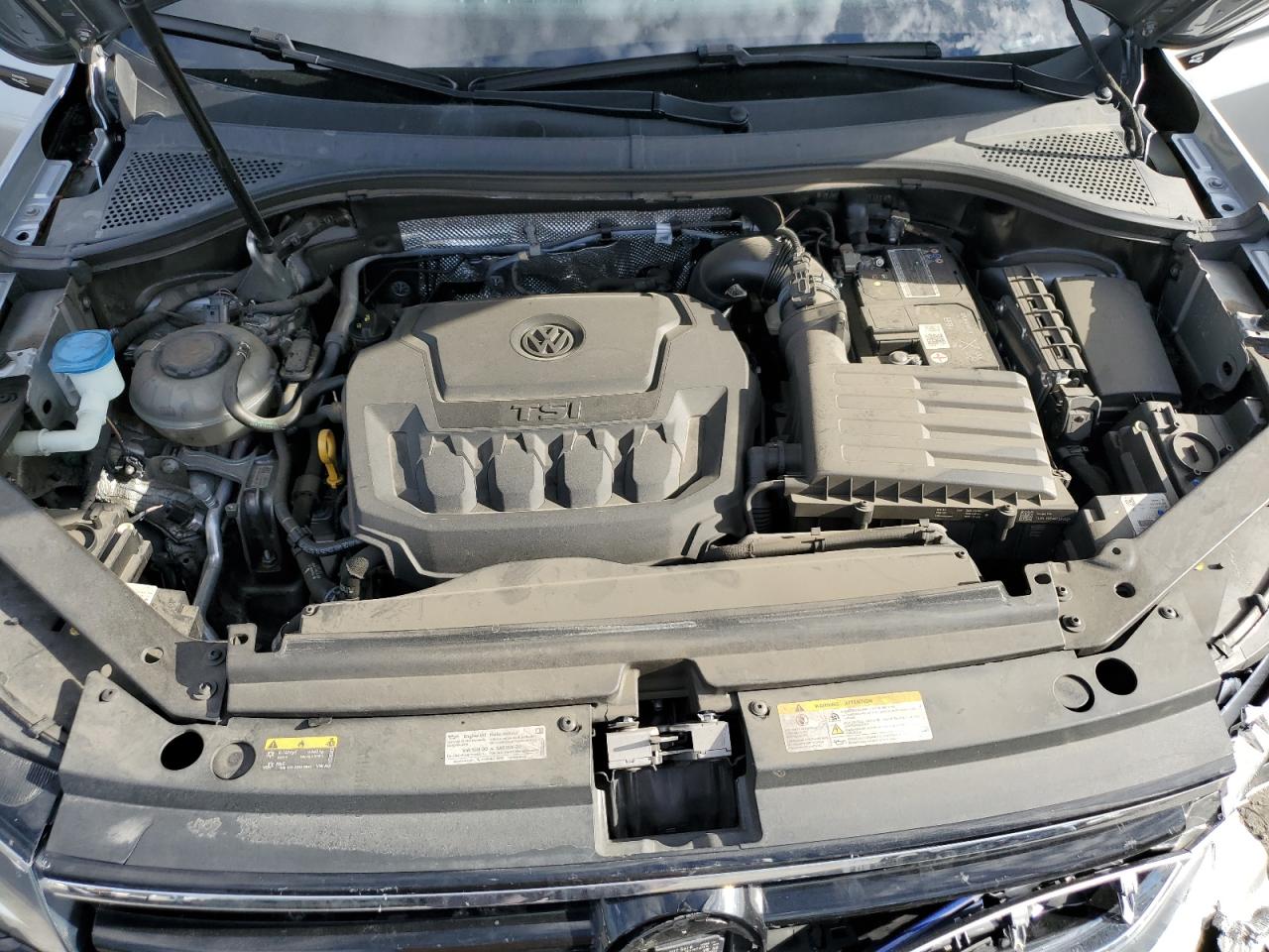 VOLKSWAGEN TIGUAN SE R-LINE BLACK