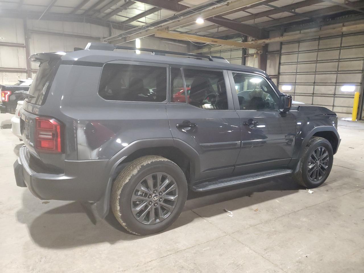 TOYOTA LAND CRUISER BASE