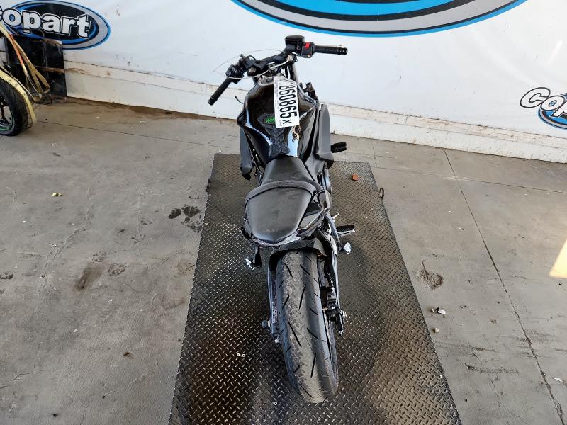 2025 KAWASAKI EX650 R ML5EXER13SDAF4102