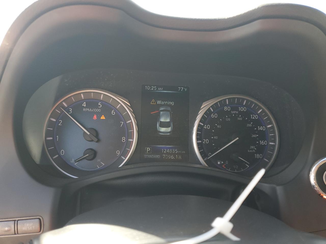 INFINITI Q50 PREMIUM