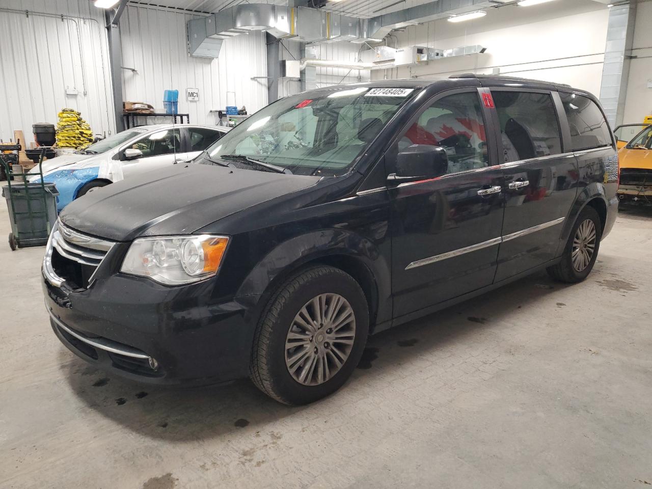 CHRYSLER TOWN & COUNTRY TOURING L