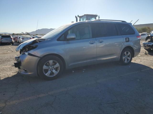 TOYOTA SIENNA LE