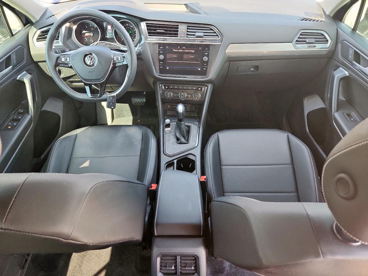 VOLKSWAGEN TIGUAN SE