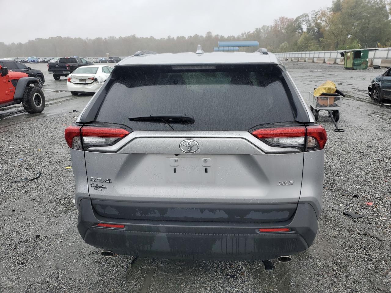 TOYOTA RAV4 XLE PREMIUM