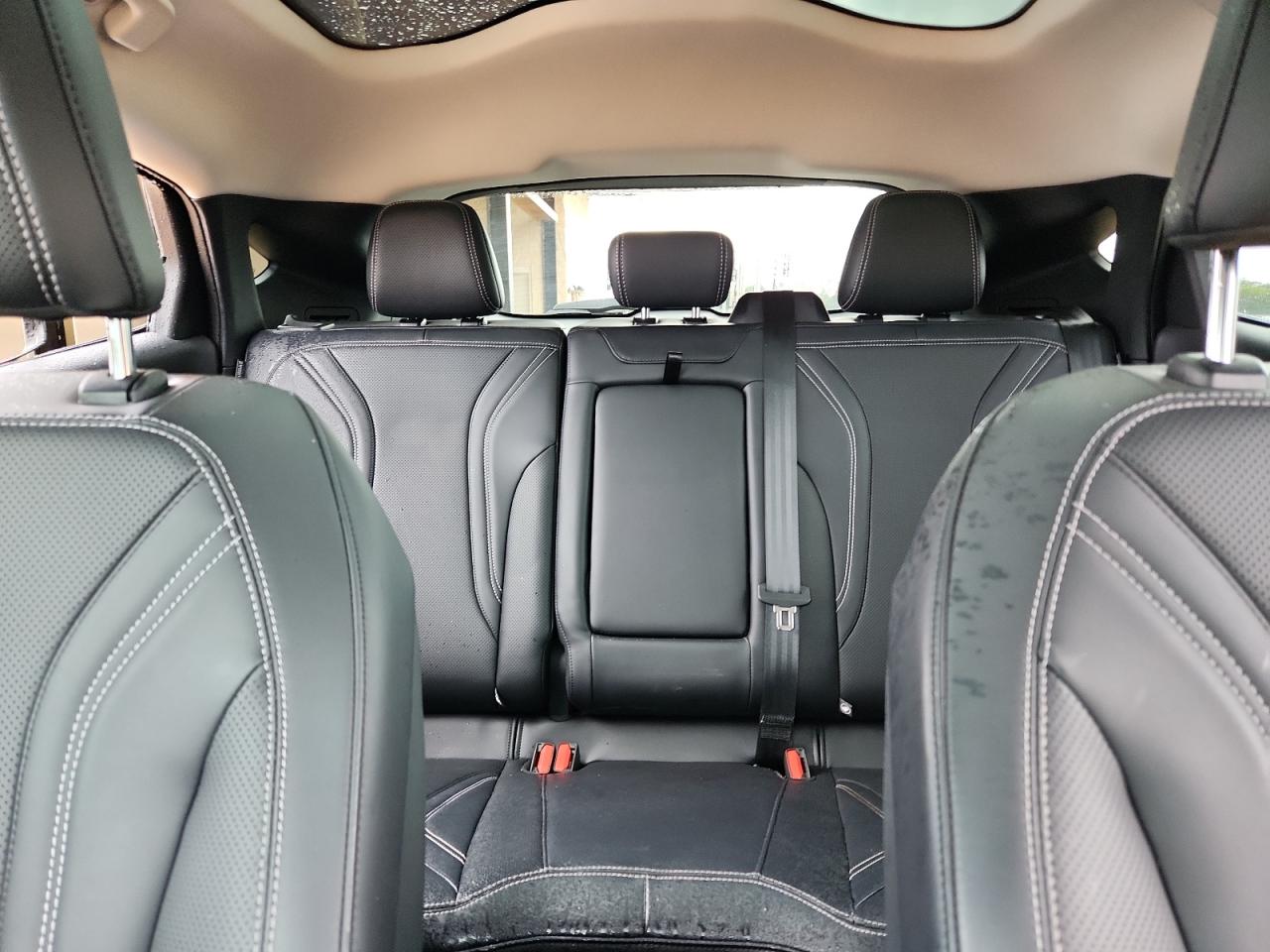 FORD MUSTANG PREMIUM