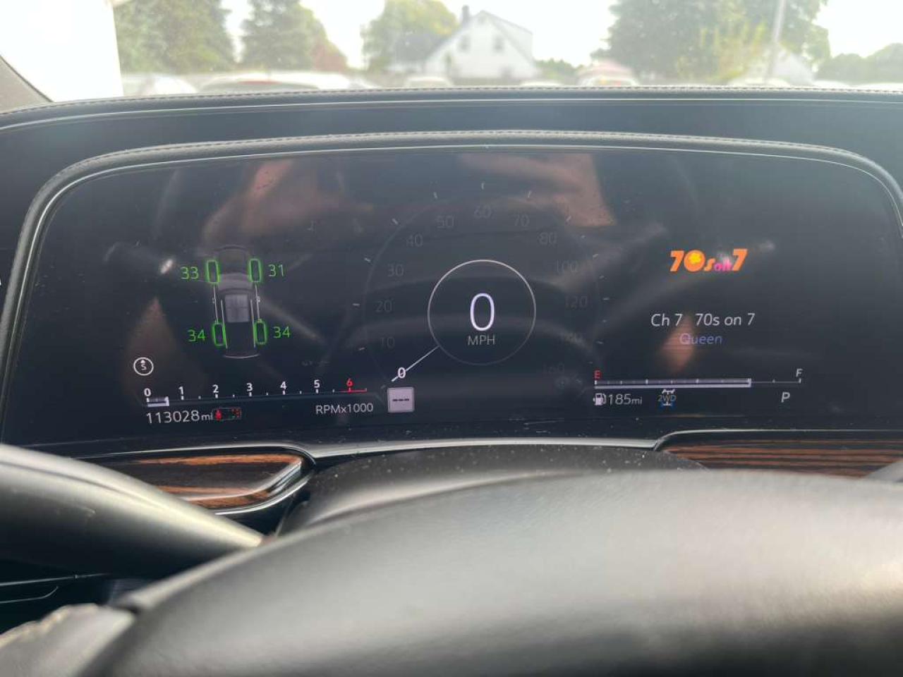 CADILLAC ESCALADE ESV LUXURY