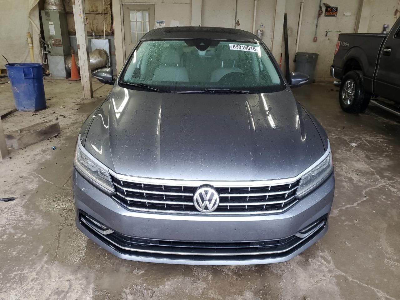 VOLKSWAGEN PASSAT SEL PREMIUM