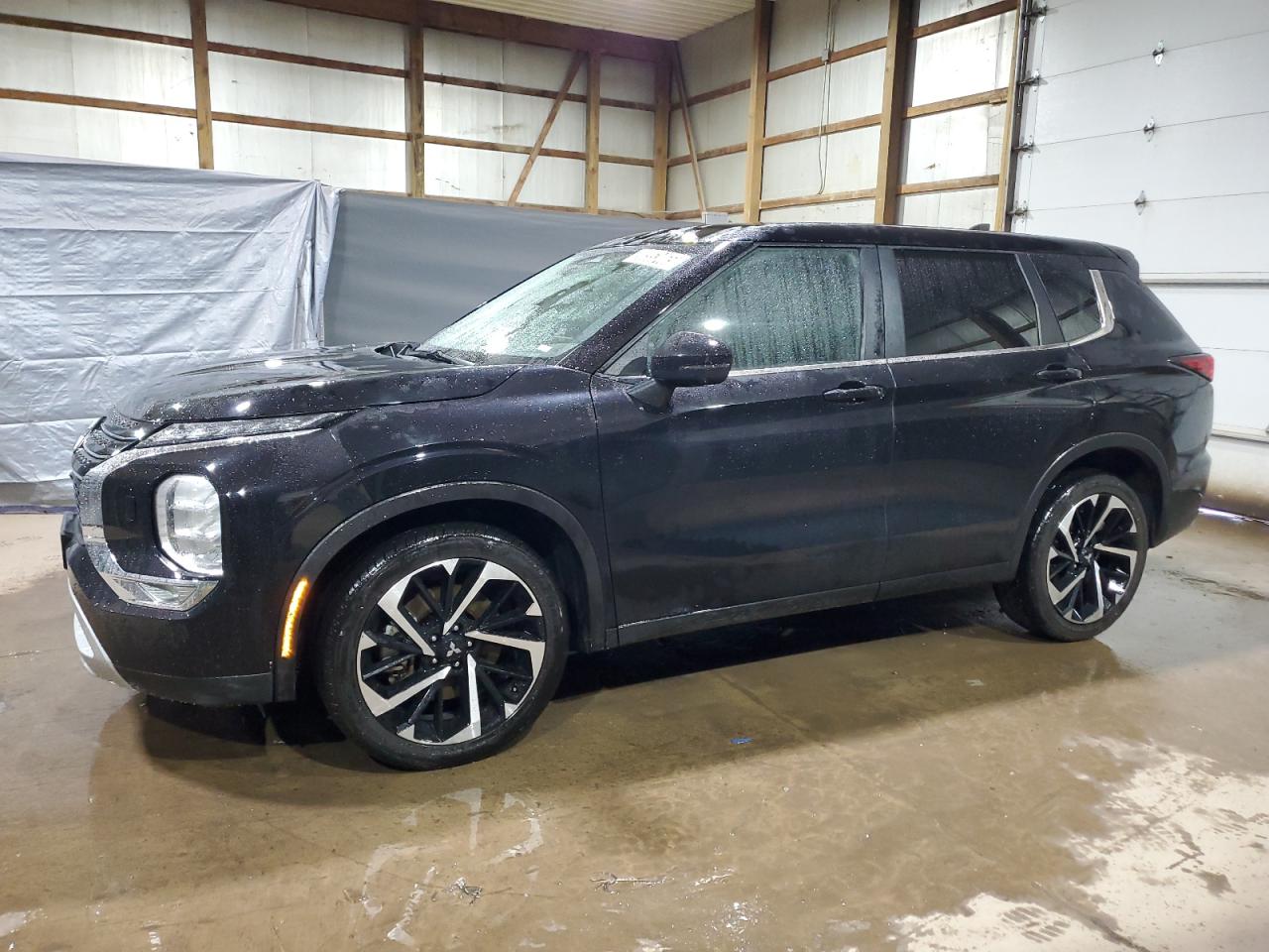 MITSUBISHI OUTLANDER SE