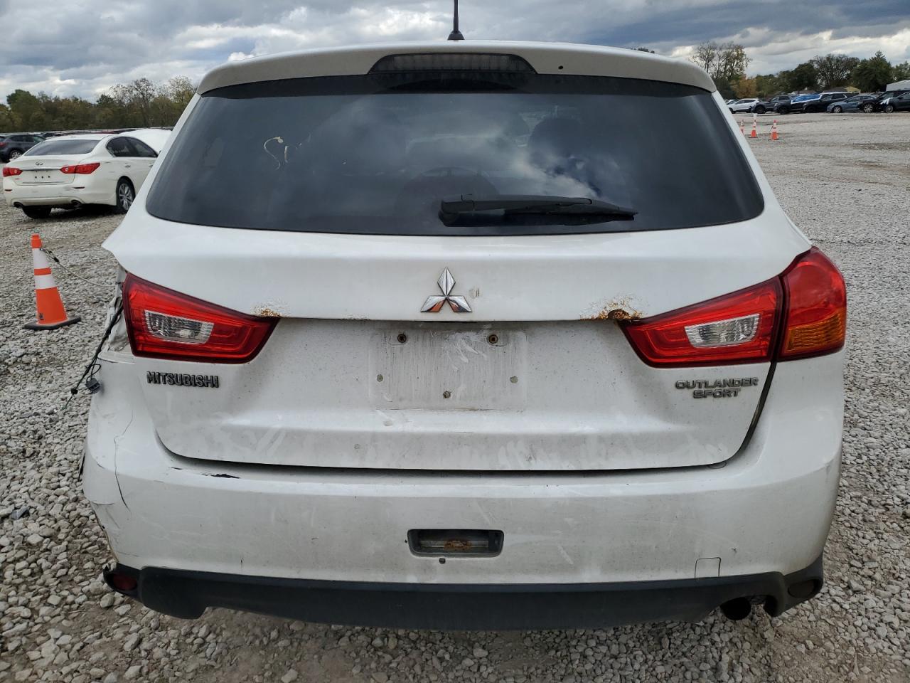 MITSUBISHI OUTLANDER ES