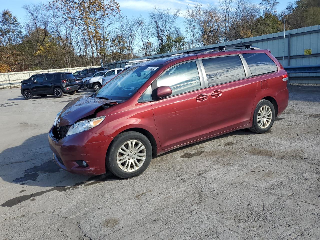 TOYOTA SIENNA XLE