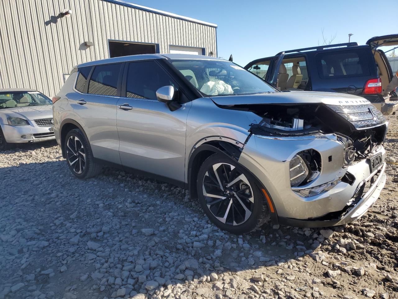 MITSUBISHI OUTLANDER SE