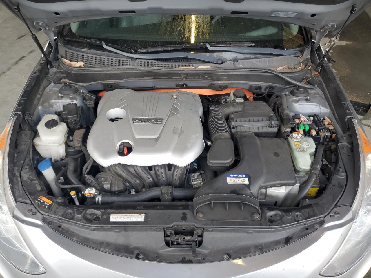 HYUNDAI SONATA HYBRID