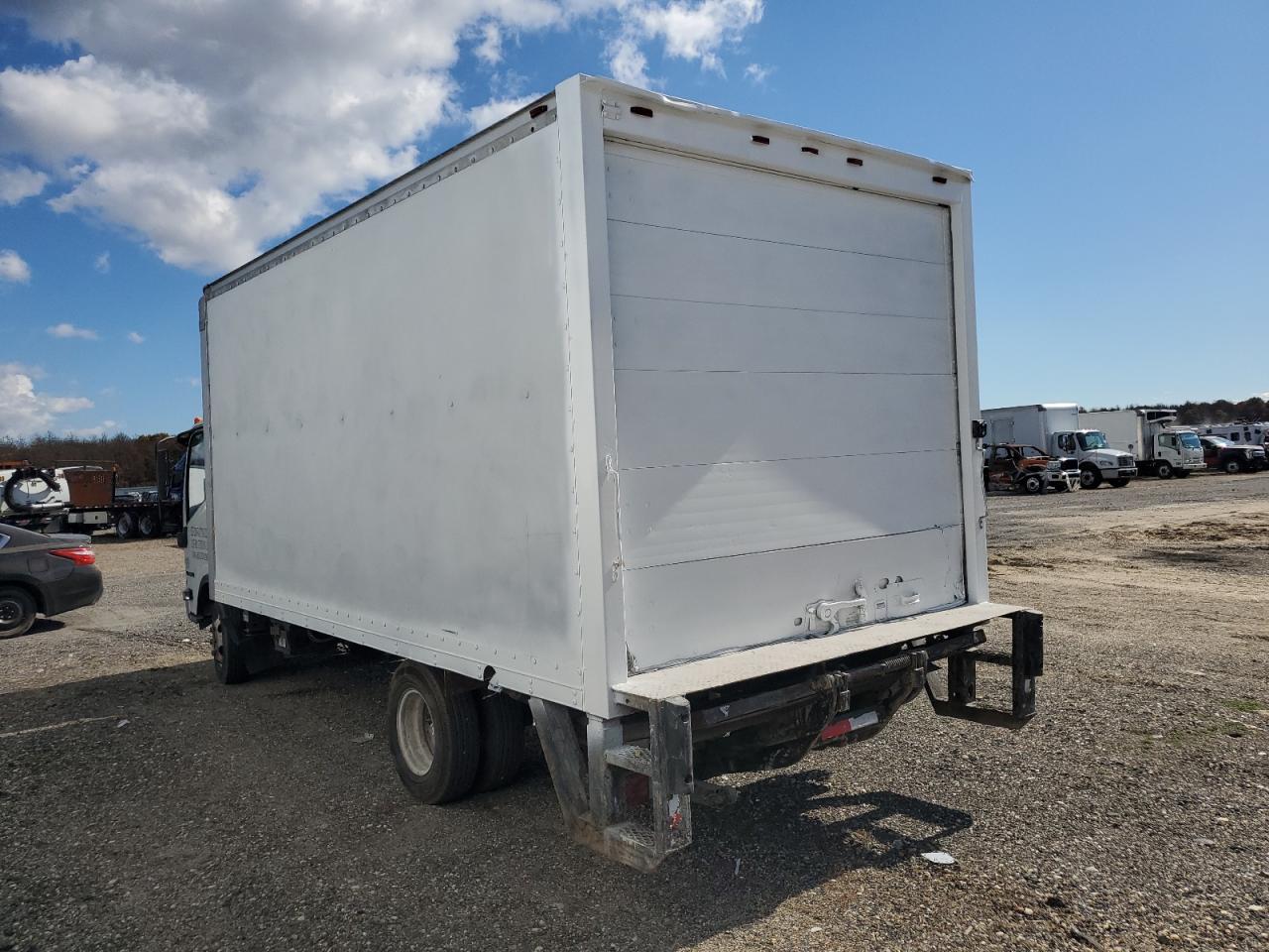 Lot #3311465273 2009 ISUZU NPR