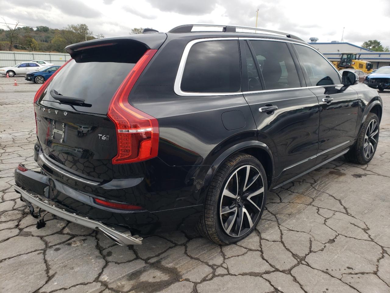 Lot #3311654243 2019 VOLVO XC90 T6 MO