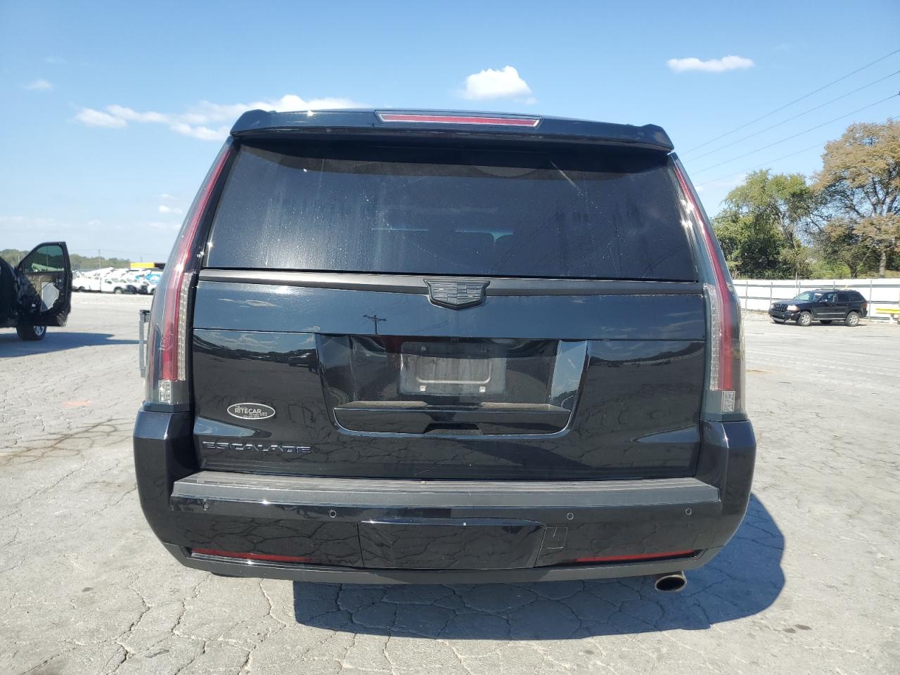 CADILLAC ESCALADE LUXURY