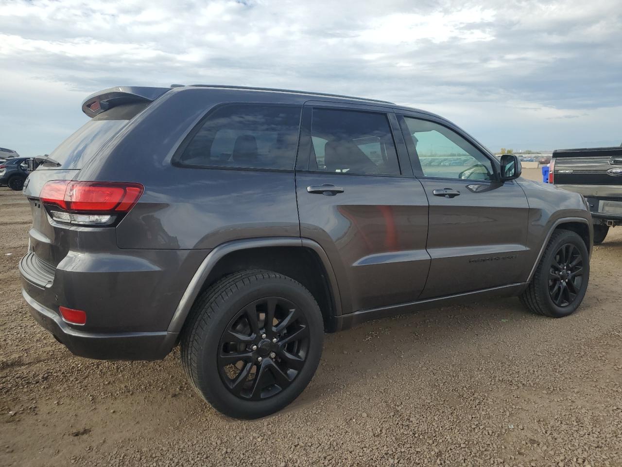JEEP GRAND CHEROKEE LAREDO