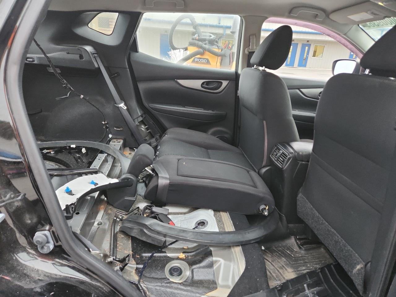 NISSAN ROGUE SPORT S