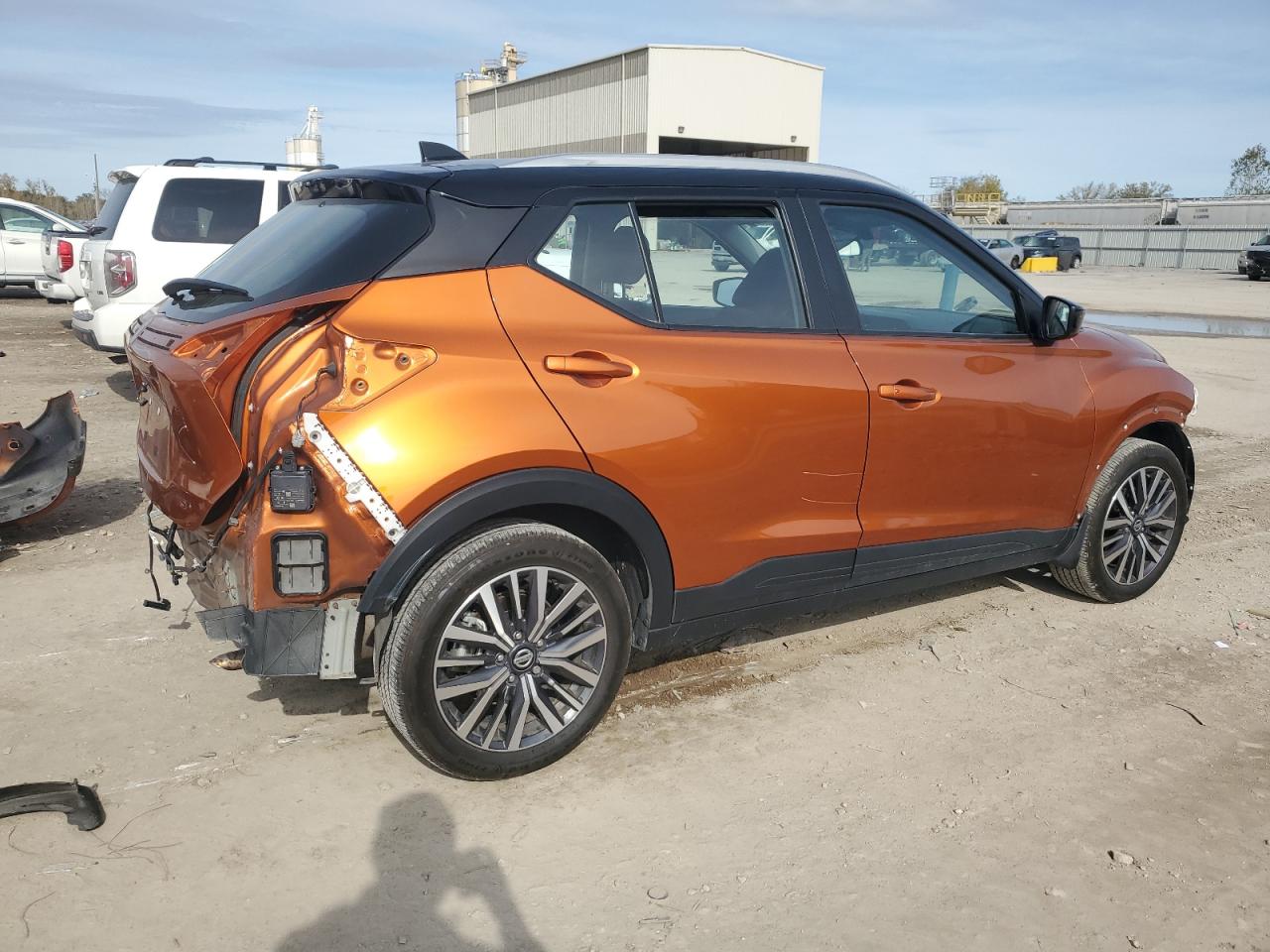 NISSAN KICKS SV