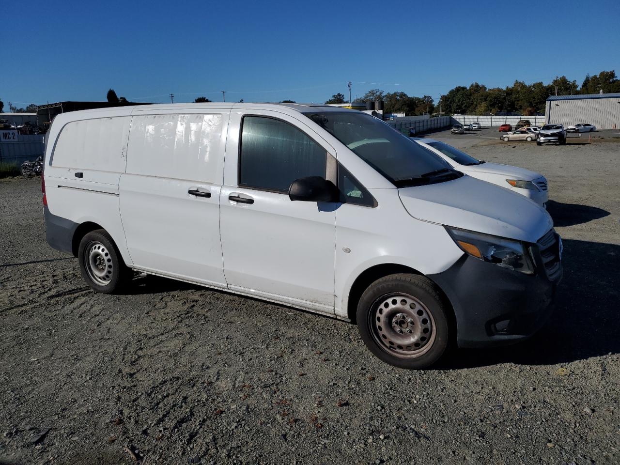 MERCEDES-BENZ METRIS