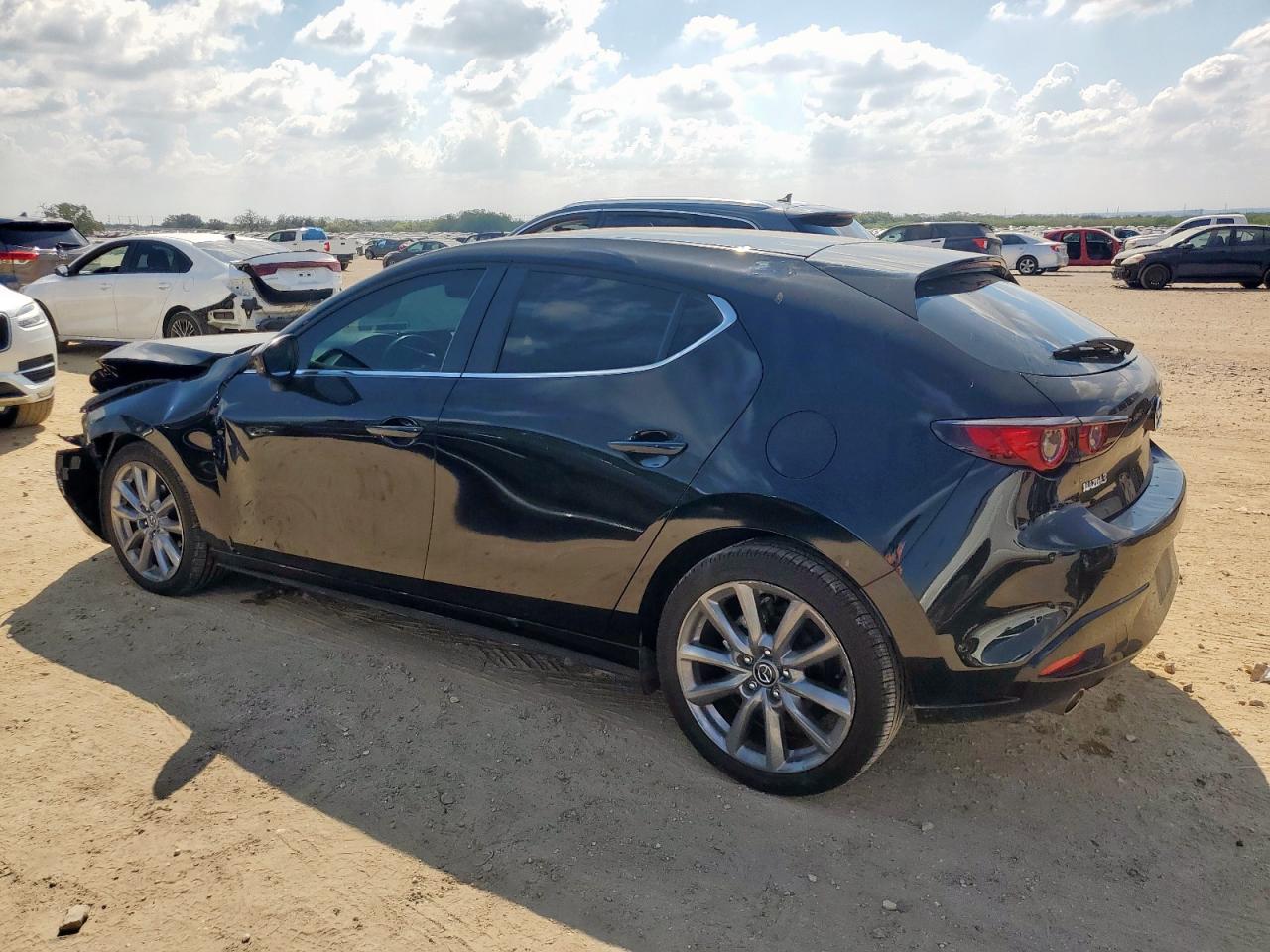 MAZDA 3 PREFERRED