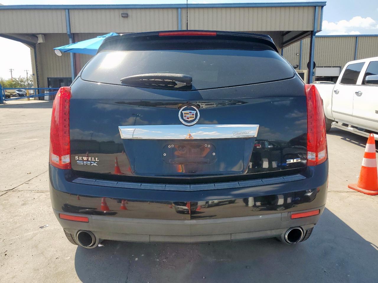 CADILLAC SRX