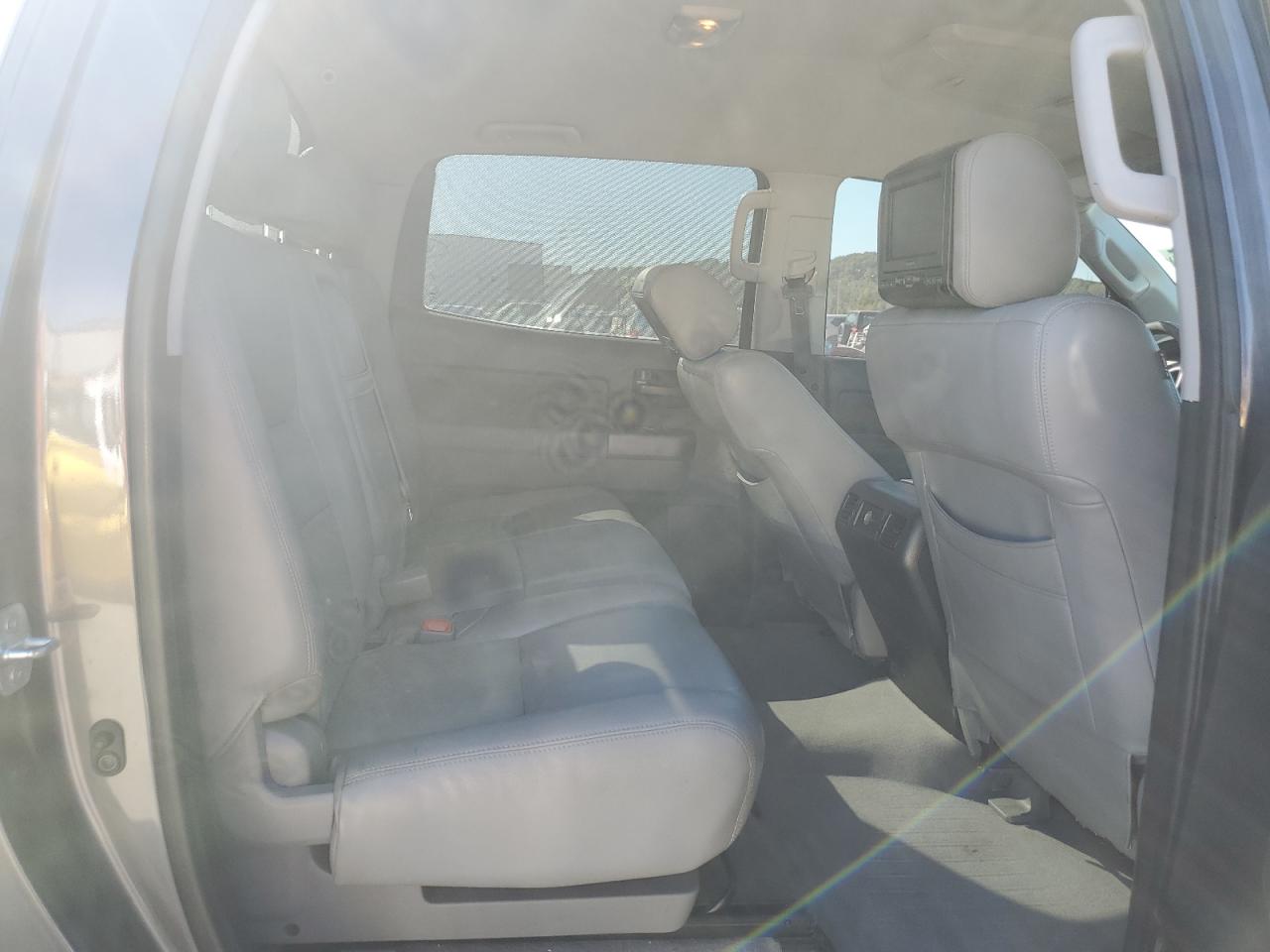 TOYOTA TUNDRA CREWMAX SR5