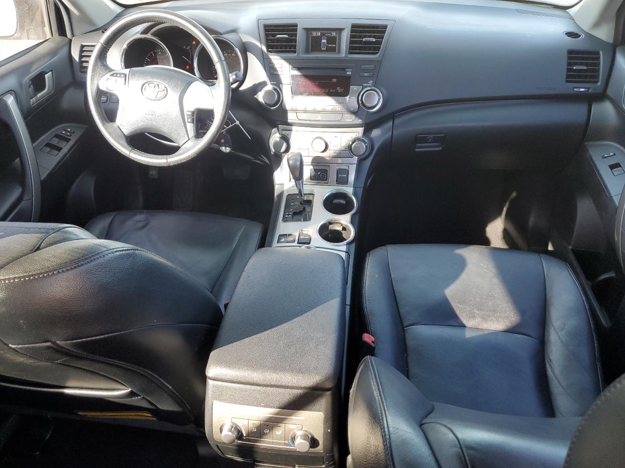 TOYOTA HIGHLANDER BASE