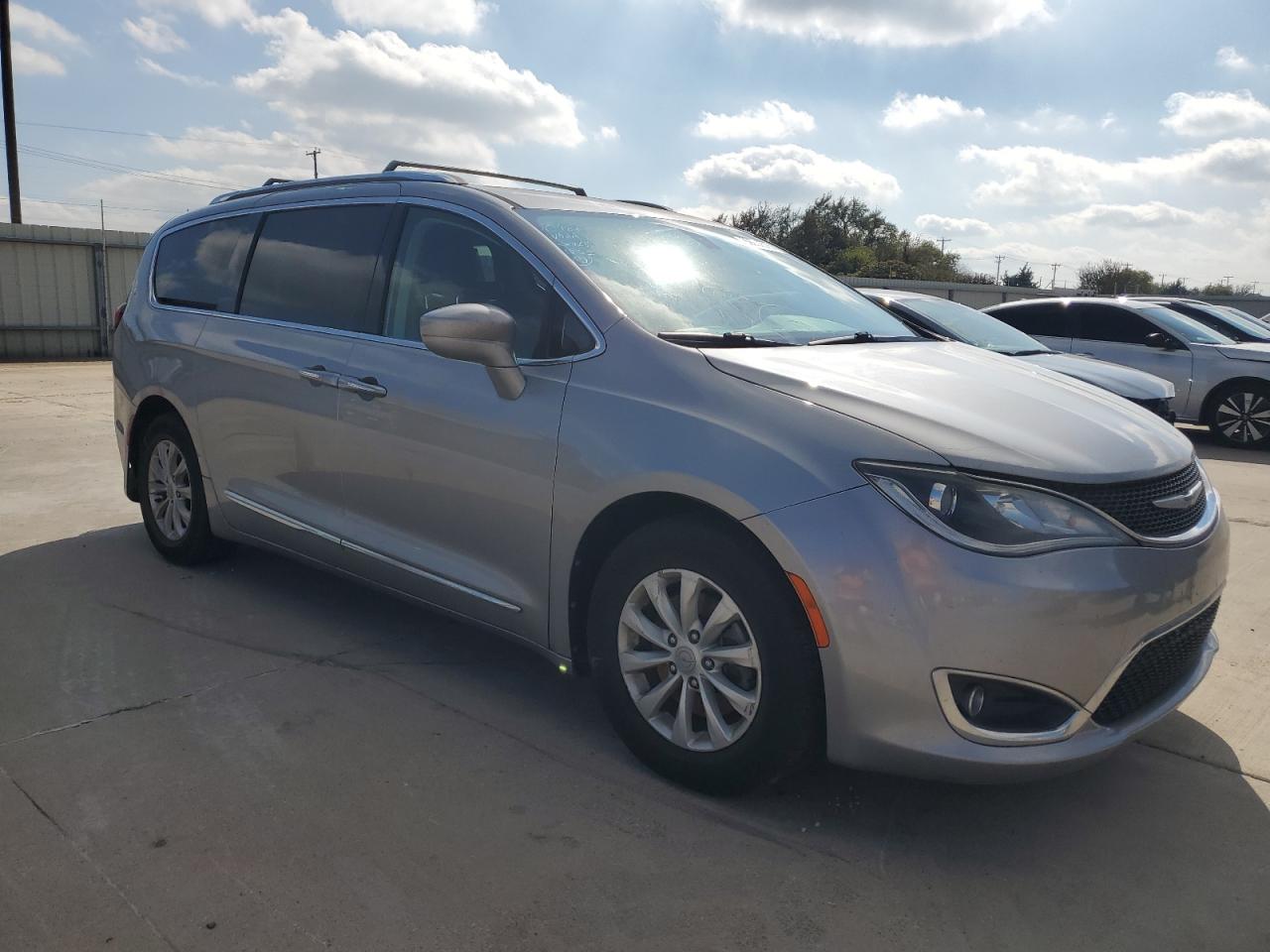 CHRYSLER PACIFICA TOURING L