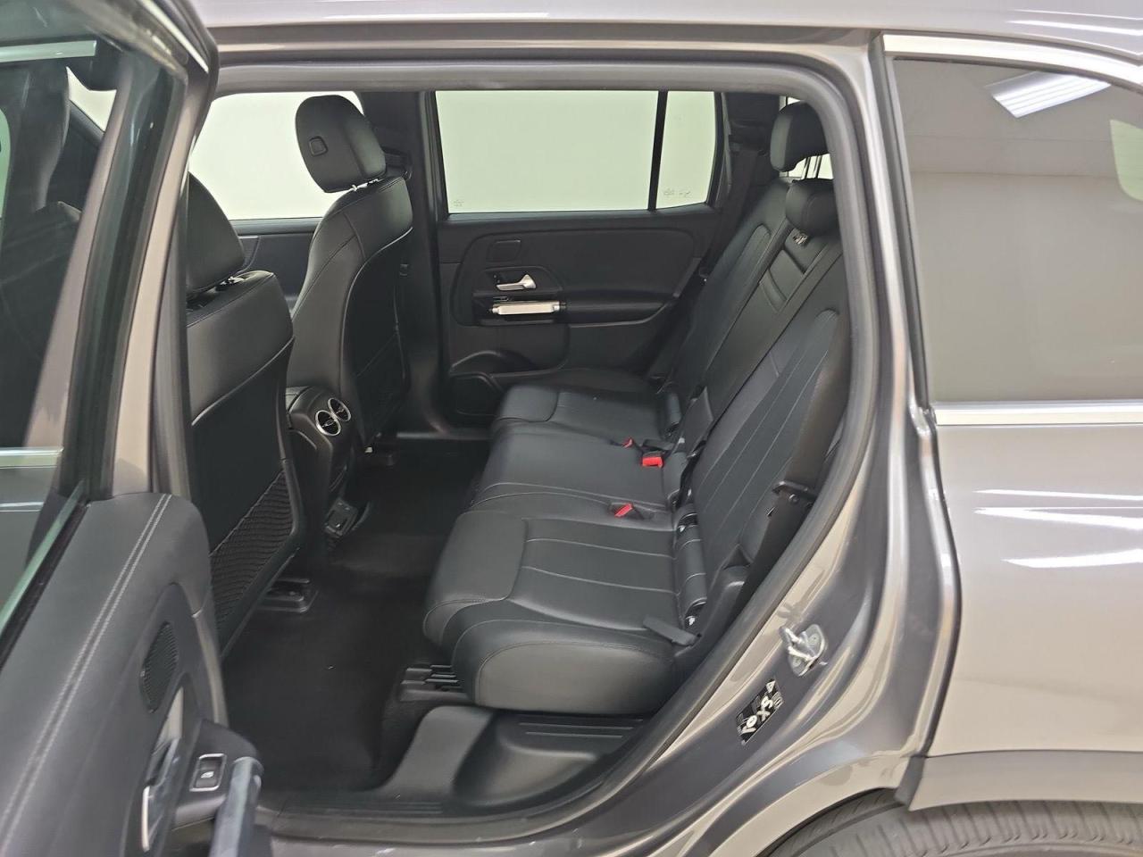 MERCEDES-BENZ EQB 300 4MATIC