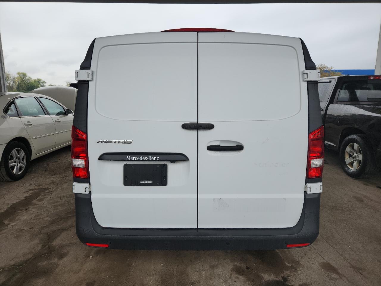 MERCEDES-BENZ METRIS