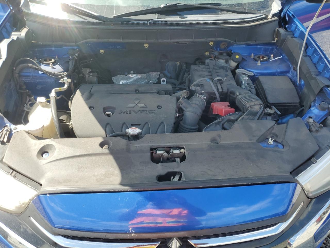 MITSUBISHI OUTLANDER ES