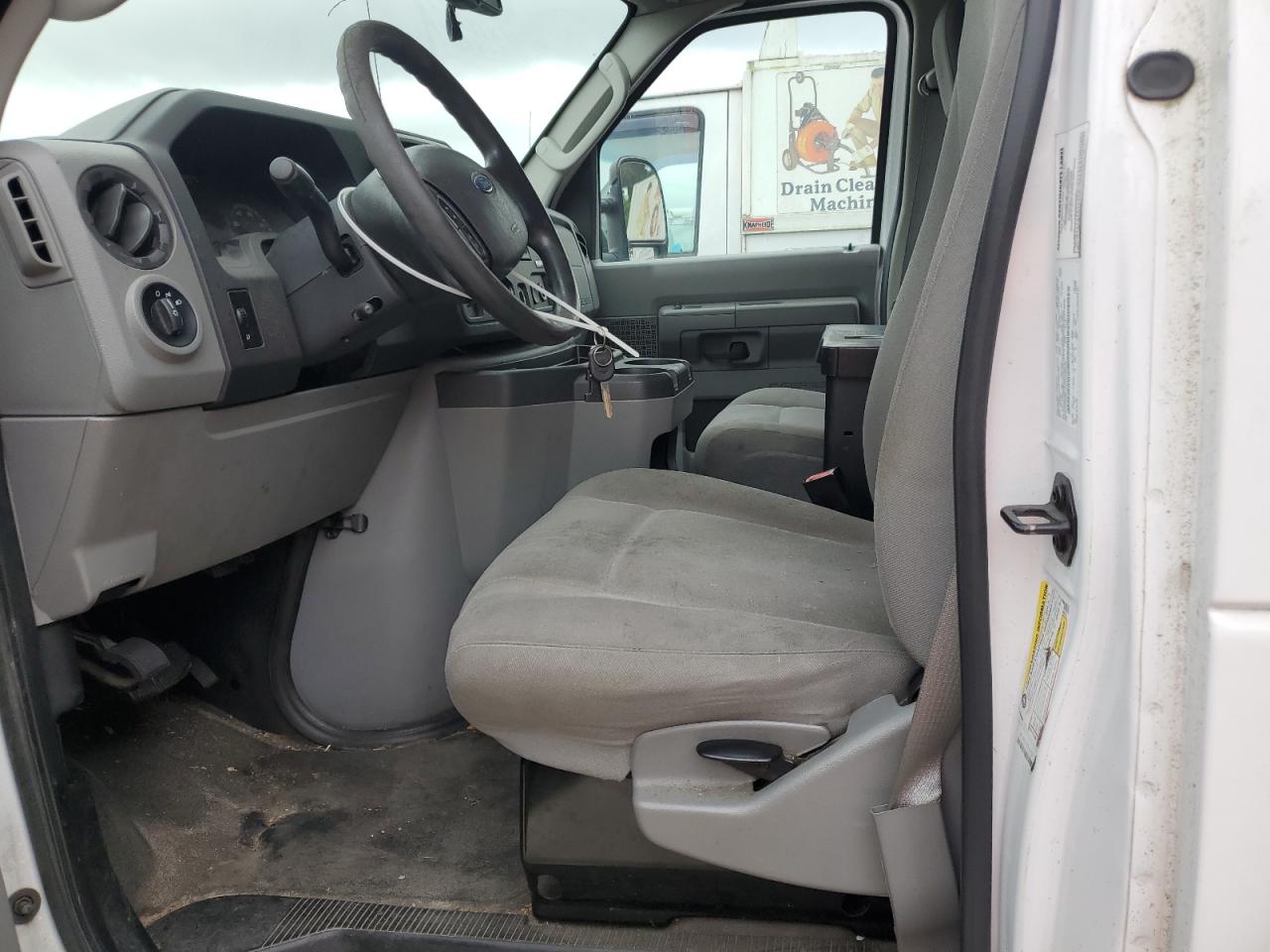 FORD ECONOLINE E250 VAN