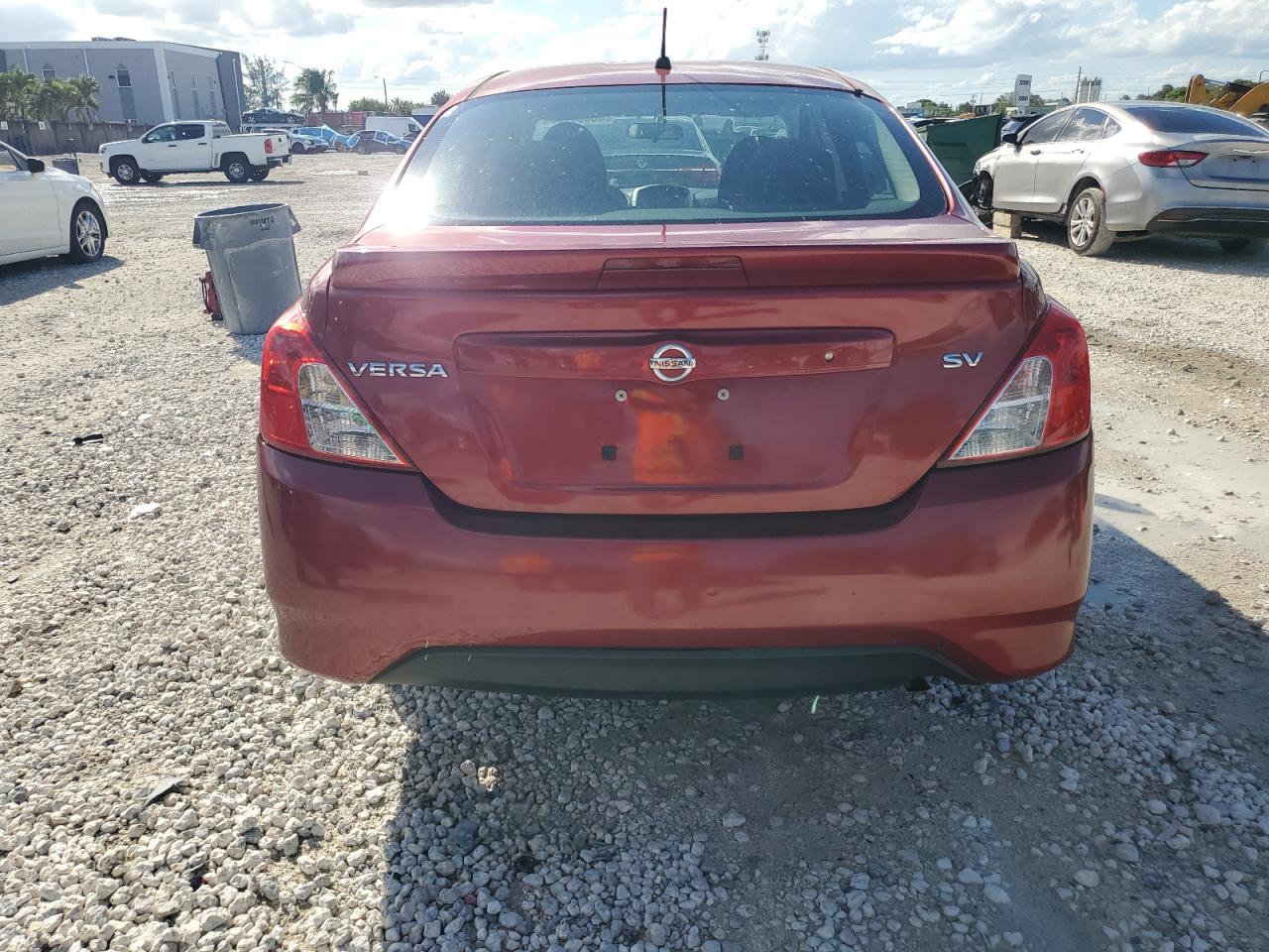 NISSAN VERSA S