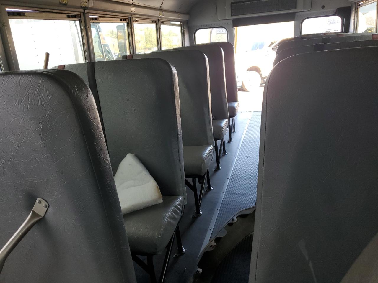 Lot #3271587402 2011 CHEVROLET MINOTOUR G3500