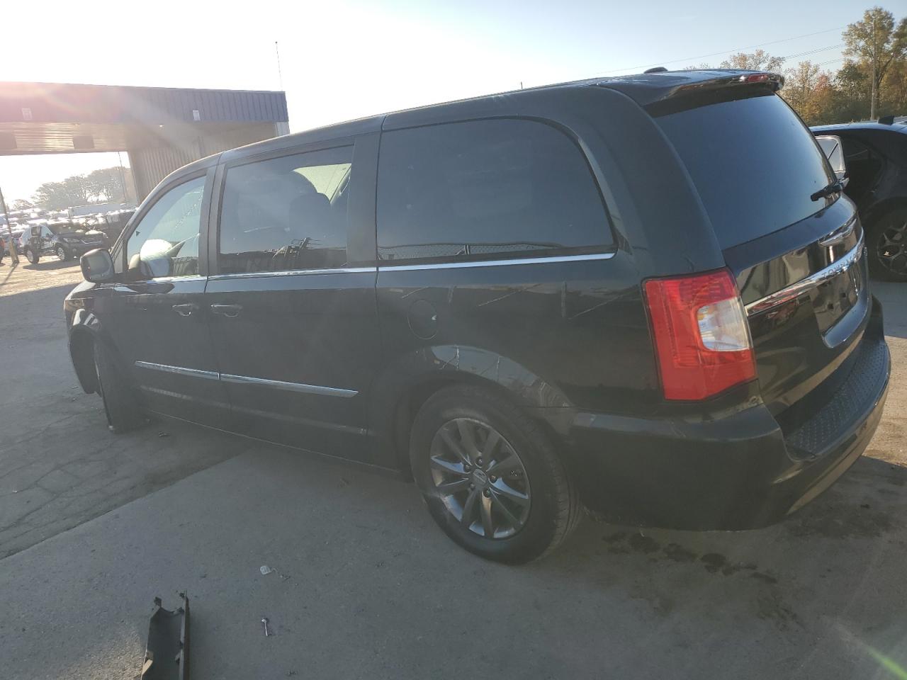 CHRYSLER TOWN & COUNTRY S