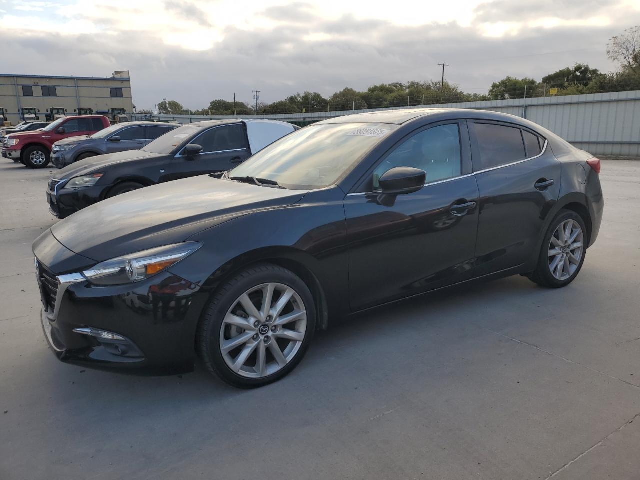 MAZDA 3 GRAND TOURING