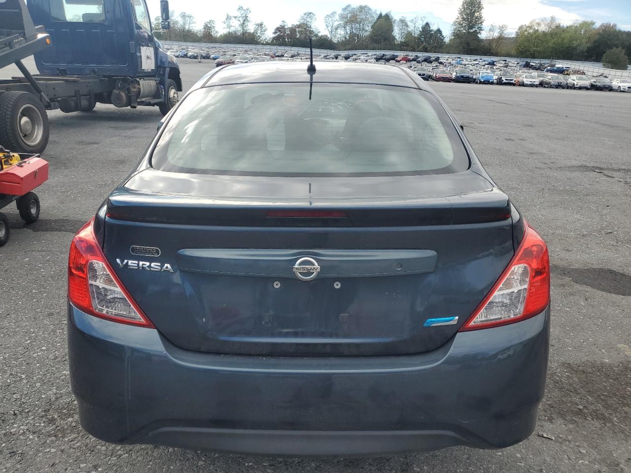 NISSAN VERSA S