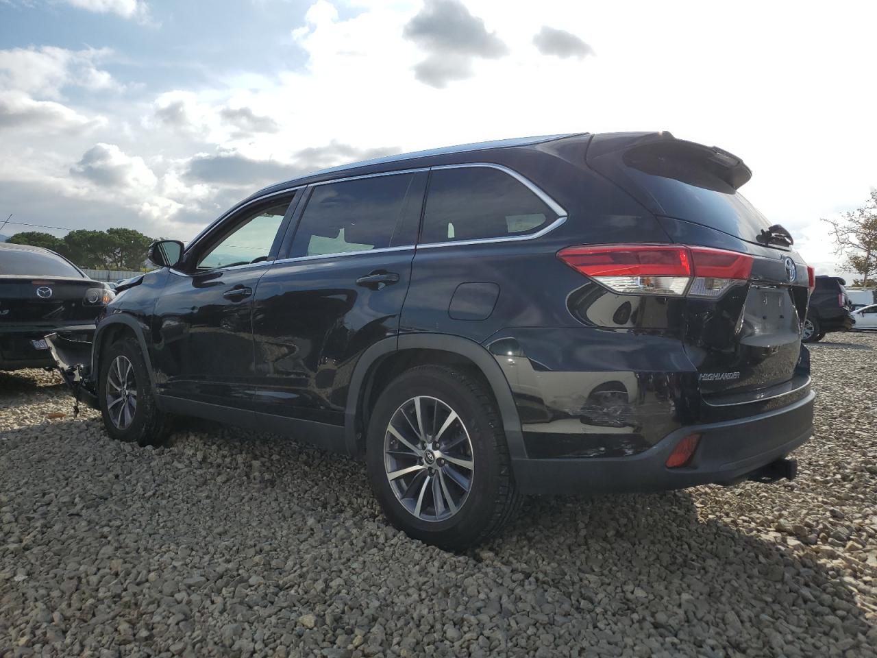 TOYOTA HIGHLANDER SE