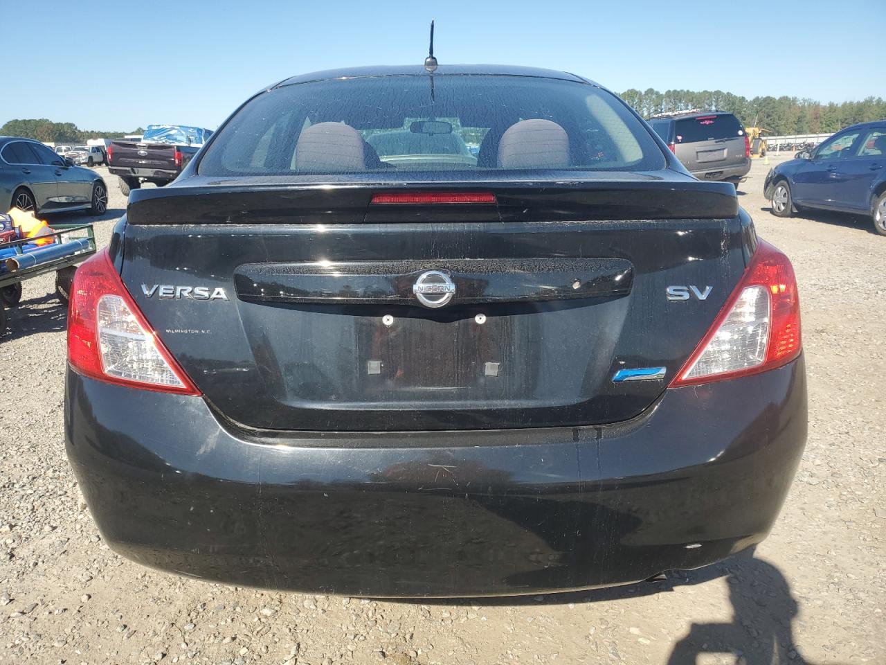 NISSAN VERSA S