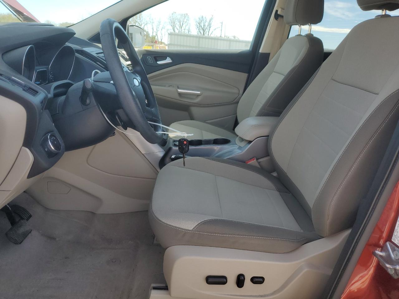 FORD ESCAPE SE