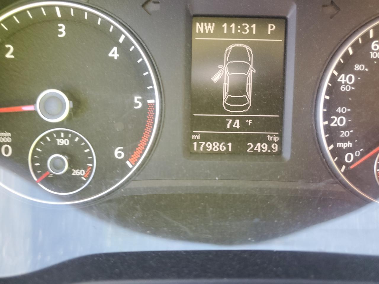 VOLKSWAGEN PASSAT SE