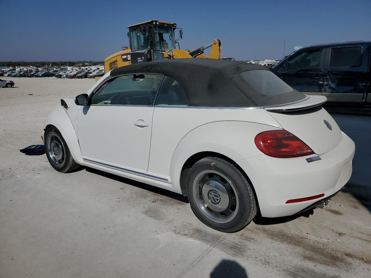 VOLKSWAGEN BEETLE